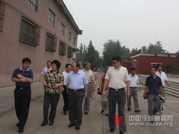 中國機(jī)床工具工業(yè)協(xié)會領(lǐng)導(dǎo)到白鴿參觀指導(dǎo)