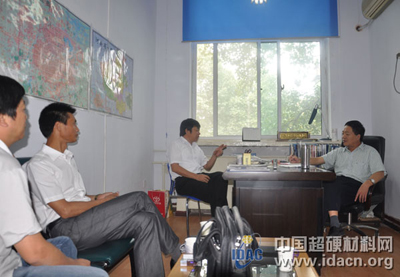 江西宜黃蘇建國縣長一行拜訪涂附磨具協(xié)會