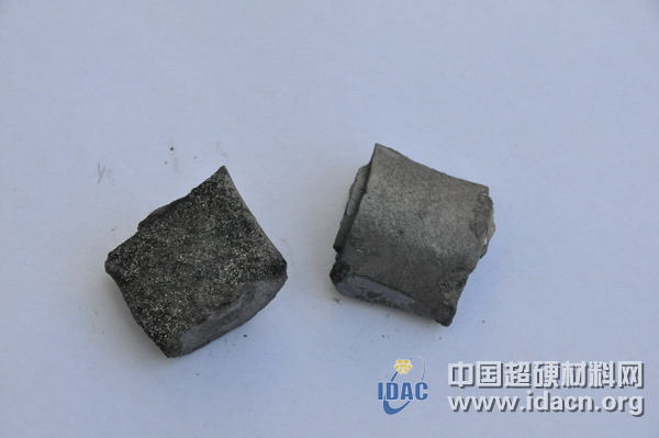人造金剛石生產(chǎn)用的新型傳壓介質(zhì)研制成功