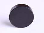 富耐克PCBN銑刀系列運(yùn)用在機(jī)床工作臺(tái)上