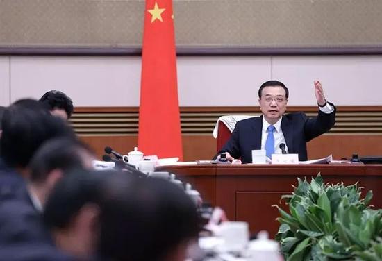 李克強(qiáng)召開座談會談及“唱空”中國