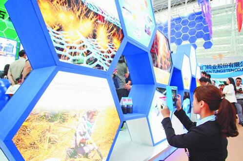 210家企業(yè)齊聚石墨盛會(huì) 超硬等產(chǎn)業(yè)化進(jìn)程加快