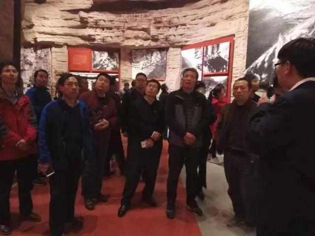 中南鉆石舉辦貫徹黨的十九大精神、弘揚人民兵工精神暨黨性教育專題培訓(xùn)