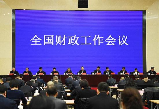 2017年企業(yè)減負(fù)將超1萬億元 財(cái)政部:明年繼續(xù)減稅