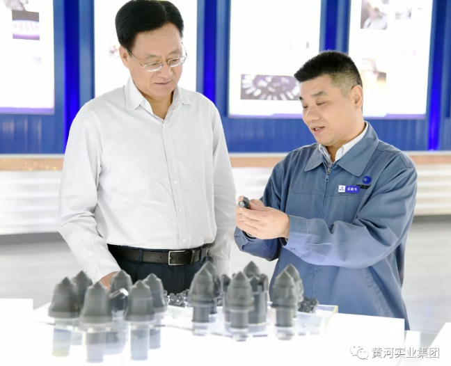 省政協(xié)主席劉偉蒞臨黃河實業(yè)集團(tuán)調(diào)研