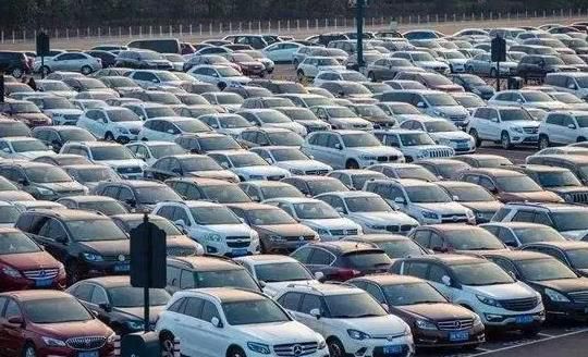 汽車行業(yè)銷量持續(xù)下滑，歐美三大汽車公司戰(zhàn)略調(diào)整，裁員達(dá)20萬(wàn)人