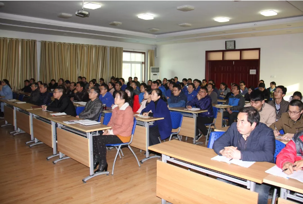 中南鉆石公司舉辦學習貫徹十九大精神“領導班子成員上講臺”授課活動