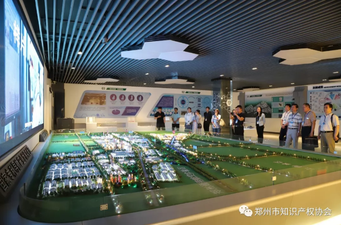 鄭州市知識產(chǎn)權協(xié)會一行到鄭州市新材料產(chǎn)業(yè)園區(qū)調(diào)研超硬材料產(chǎn)業(yè)