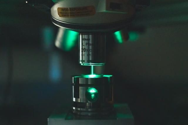 斯坦福大學(xué)科學(xué)家將化石燃料分子變成新型人造純鉆
