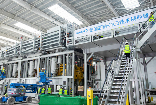 機器人多/看齊工業(yè)4.0標(biāo)準(zhǔn) 恒馳汽車生產(chǎn)基地首曝