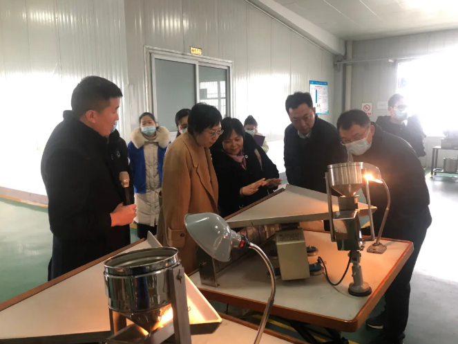 滎陽市市場監(jiān)督管理局到華晶公司調(diào)研指導開展“一聯(lián)三幫”服務活動
