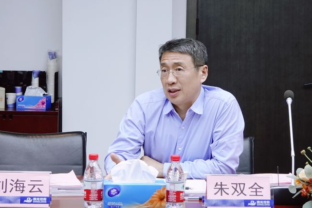 CMP拋光墊實(shí)現(xiàn)國(guó)產(chǎn)替代 鼎龍股份靠加大研發(fā)贏得市場(chǎng)