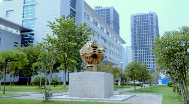 一塊黑炭的“點石成鉆”之旅