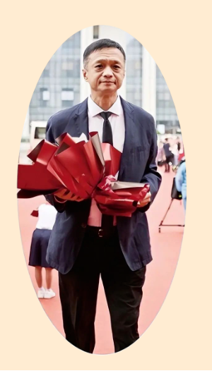 豫西集團(tuán)榮獲“南陽(yáng)市2022年度四星級(jí)工業(yè)企業(yè)”稱(chēng)號(hào) 魏軍榮獲 “南陽(yáng)市2022 年度功勛企業(yè)家”稱(chēng)號(hào)