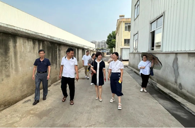 民建鄂州市委會(huì)主委王中英帶隊(duì)調(diào)研鄂州金剛石產(chǎn)業(yè)發(fā)展情況